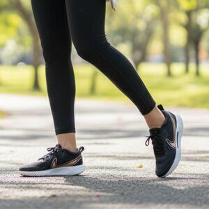 NikeCourt Zoom Pro Tennis Shoes (Size 10.5 )